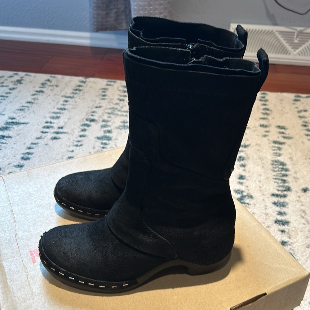 ECU Merrell boot size 6.5